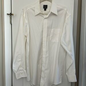 Jos A. Bank men’s button down shirt, size 15 1/2-34. EUC